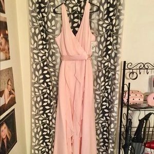 Beautiful Vera Wang Blush gown. New with tags